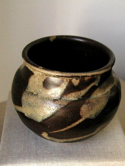 сунWide mouth jar with splashes1.jpg