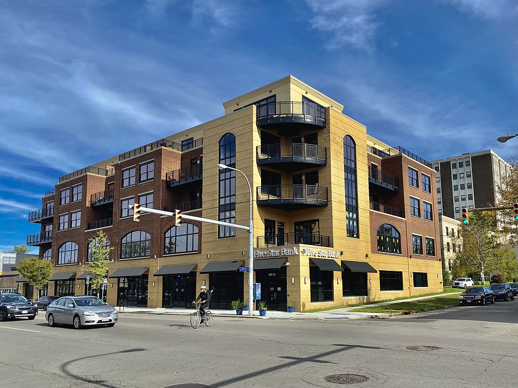 сшаElmwood_Crossing_Construction_Update_-_20211028_(construction_complete).jpg