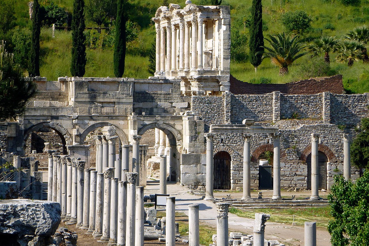 турк 1280px-Library_of_Celsus_side_view.jpg