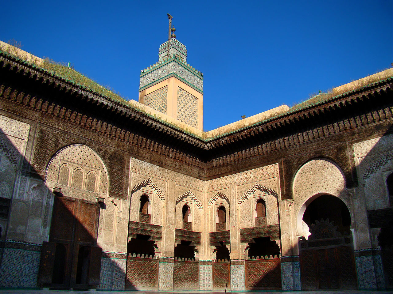 фес мариниды1280px-Bou_Inania_Madrasa_2011.jpg