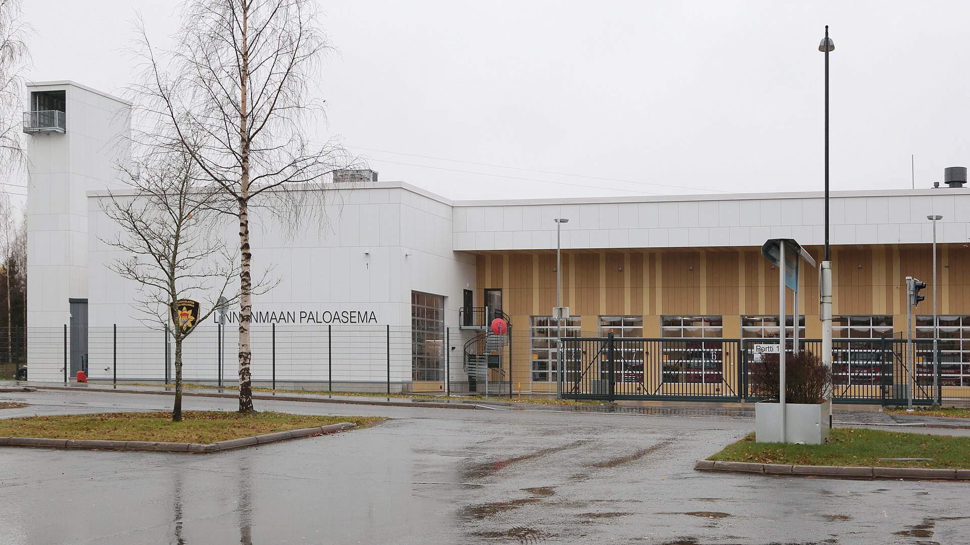 фин Fire_station_Elektroniikkatie_1_Oulu_20211017.jpg