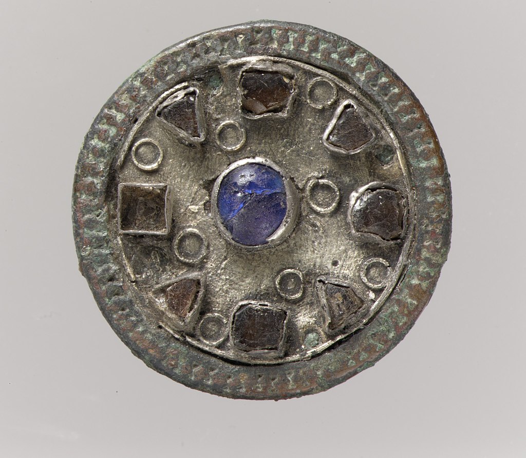 фр1024px-Disk_Brooch_MET_DP30197.jpg