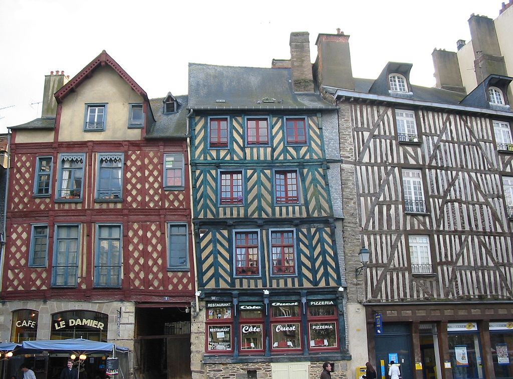 фр1024px-Rennes_half-timbering.jpg