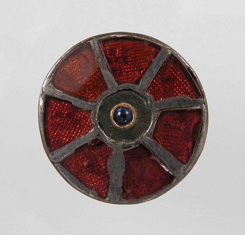 фр800px-Disk_Brooch_MET_sf17-191-161s1.jpg