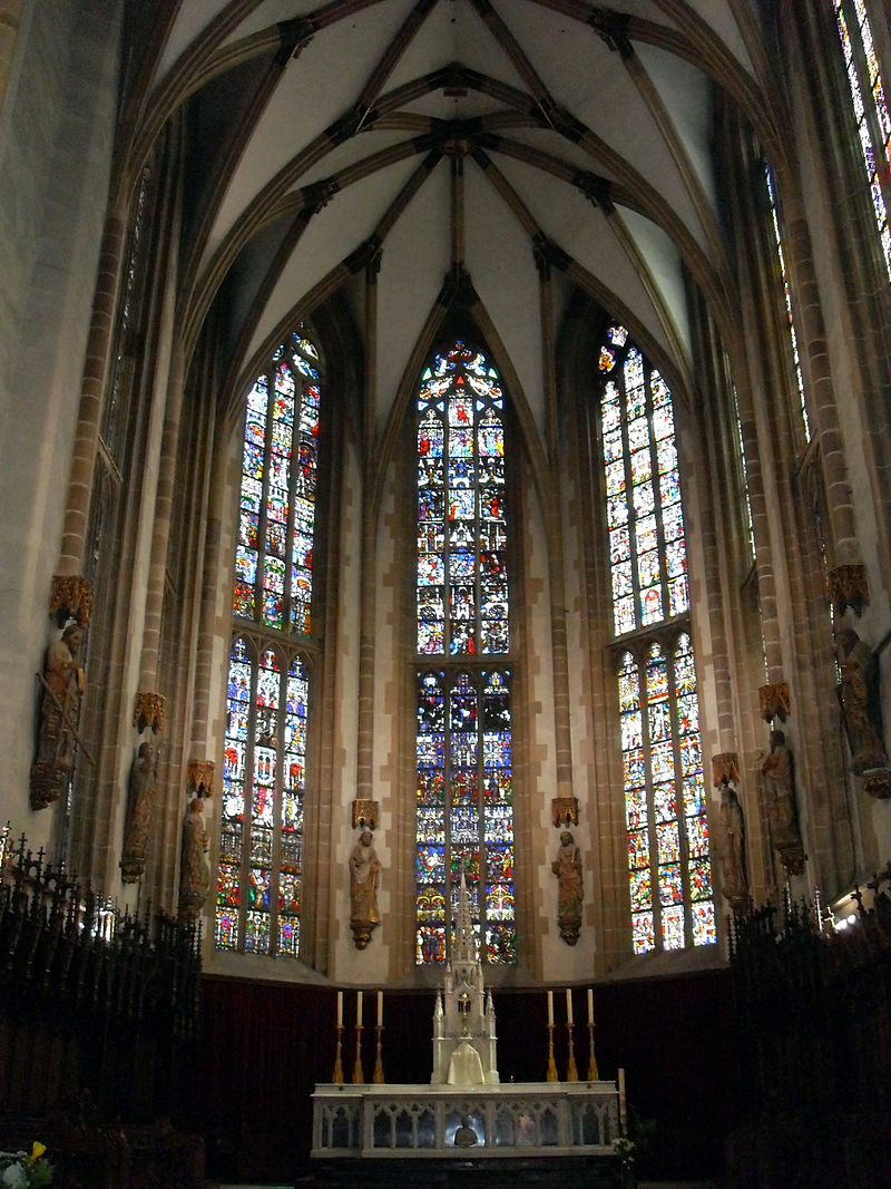 фрThann,_Collégiale_Saint-Thiébaut_à_l'intérieur.jpg