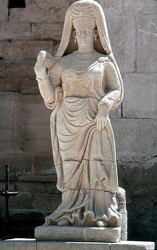 хатраstatue_of_abbu.jpg