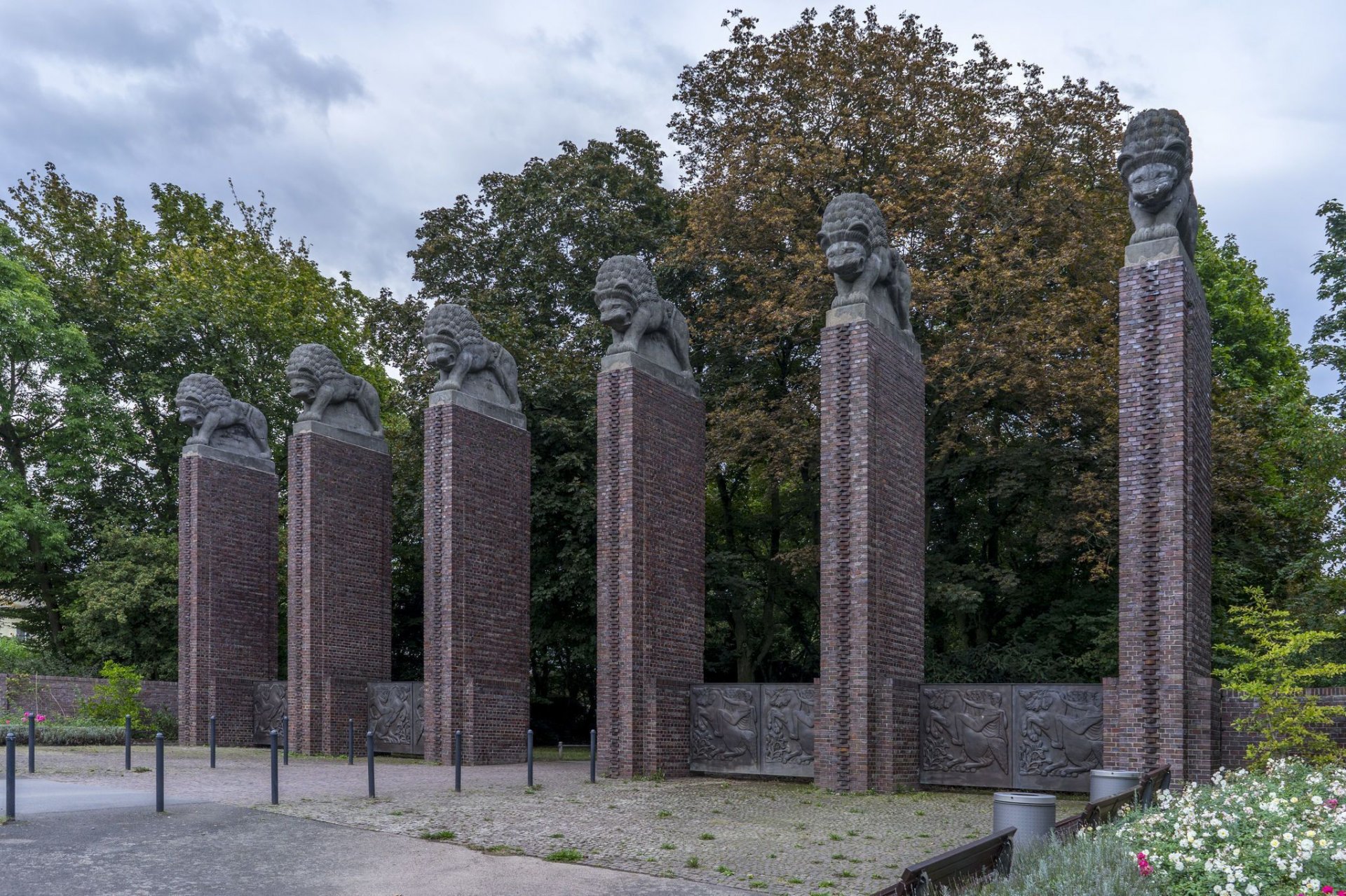 хётгерLöwentor,_Rosenhöhe_Darmstadt_1.jpg