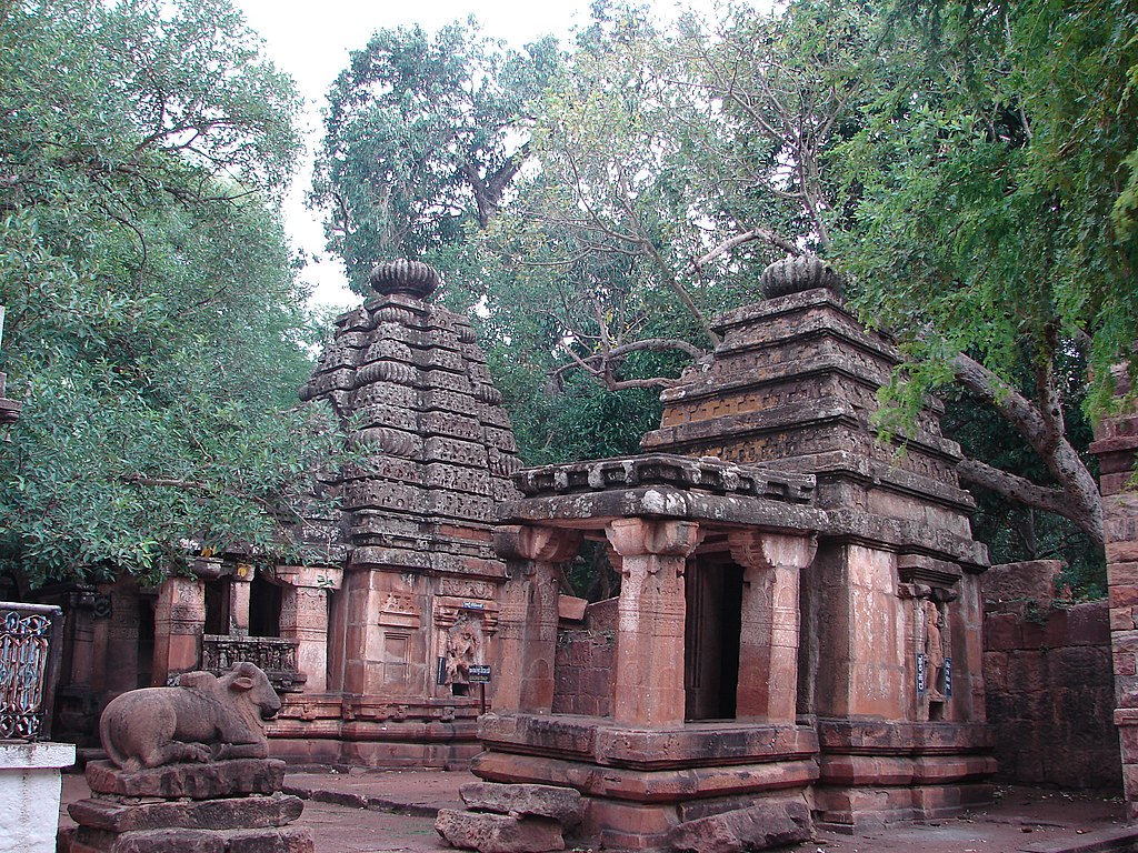 чалукья Mahakuta_group_of_temples2_at_Mahakuta.jpg