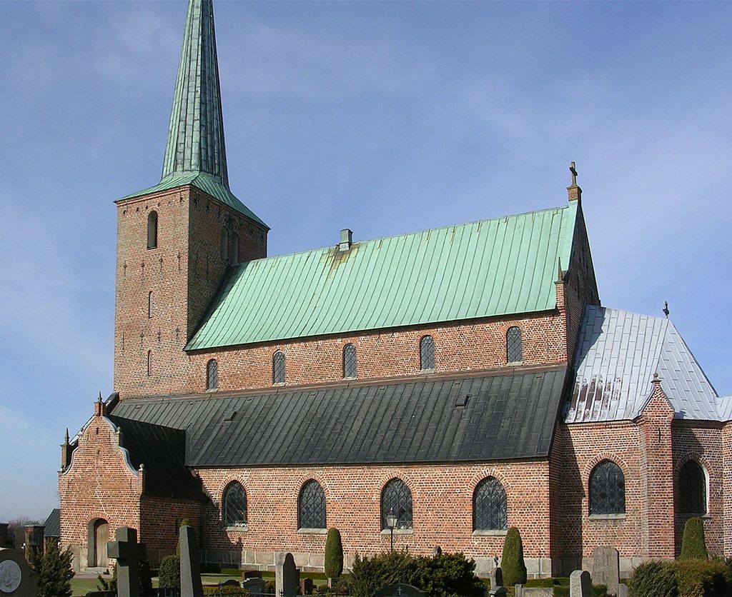 швGenarps_kyrka,_exteriör_9.jpg