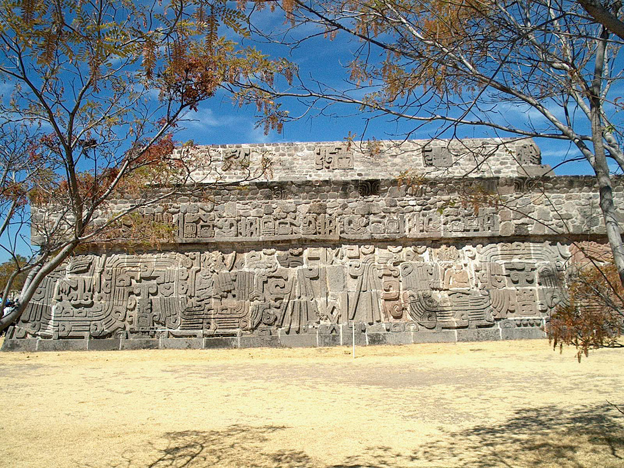 шочикалько1280px-Xochicalcotempleofinscriptions.jpg