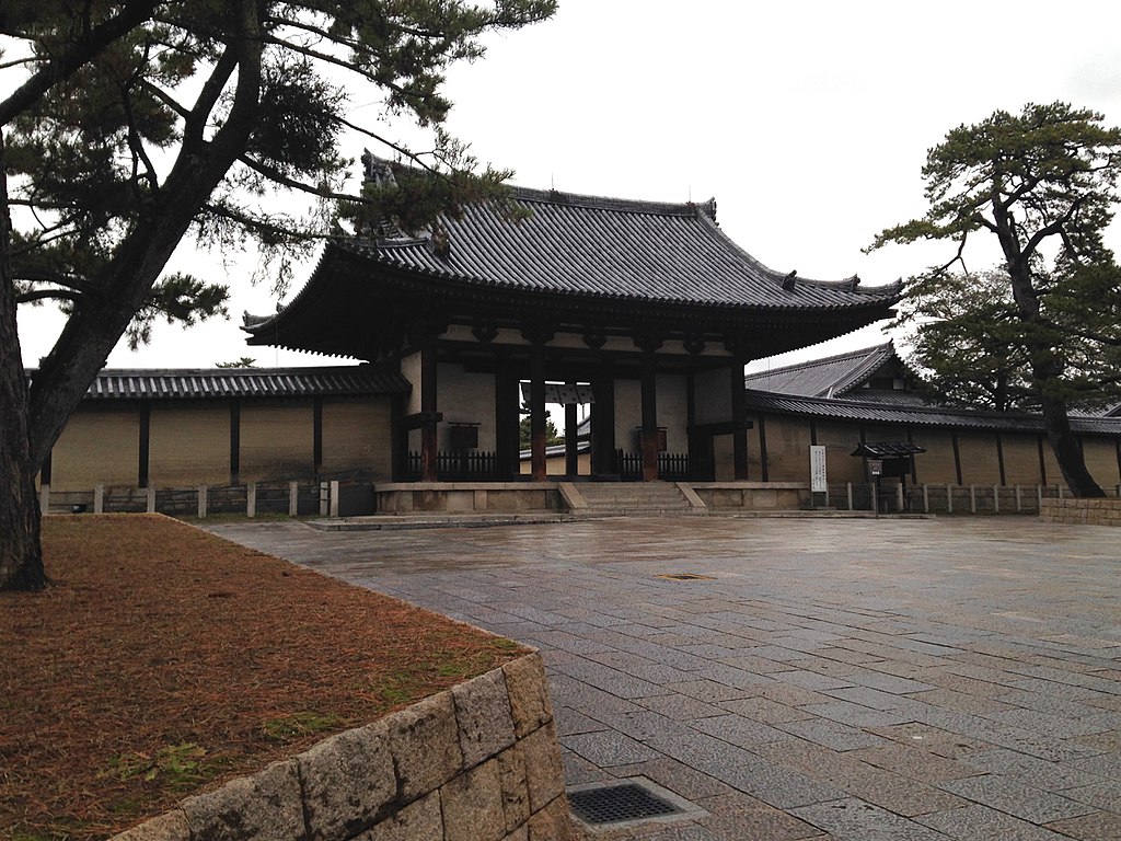 яп1024px-South_Gate_of_Horyuji_Temple_1.jpg