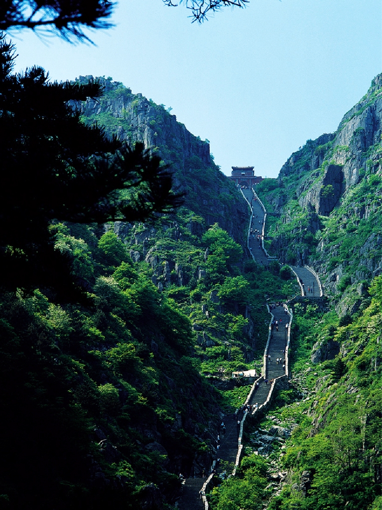 泰山_南天门.jpg