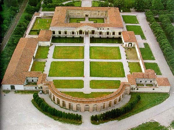 003_Palazzo_Te.jpg