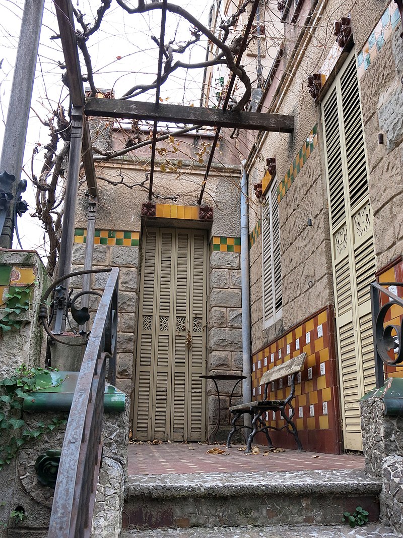 095_Casa_Barbey,_façana_est_(la_Garriga).JPG