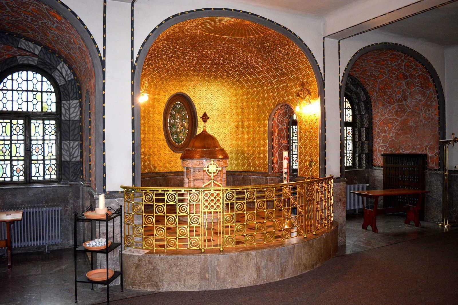 10 кирхWiesbaden,_Luthertsjerke,_doopkapel.jpg