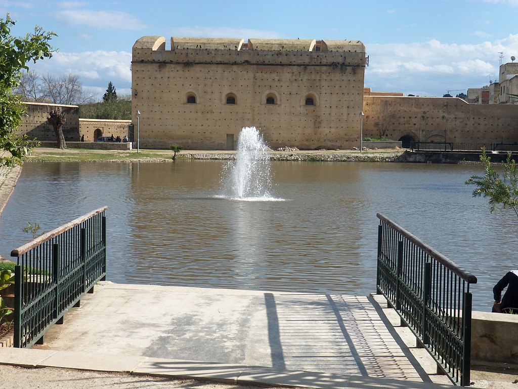 1024px-برج_الشيخ_أحمد_المطل_عى_جنان_السبيل.jpg