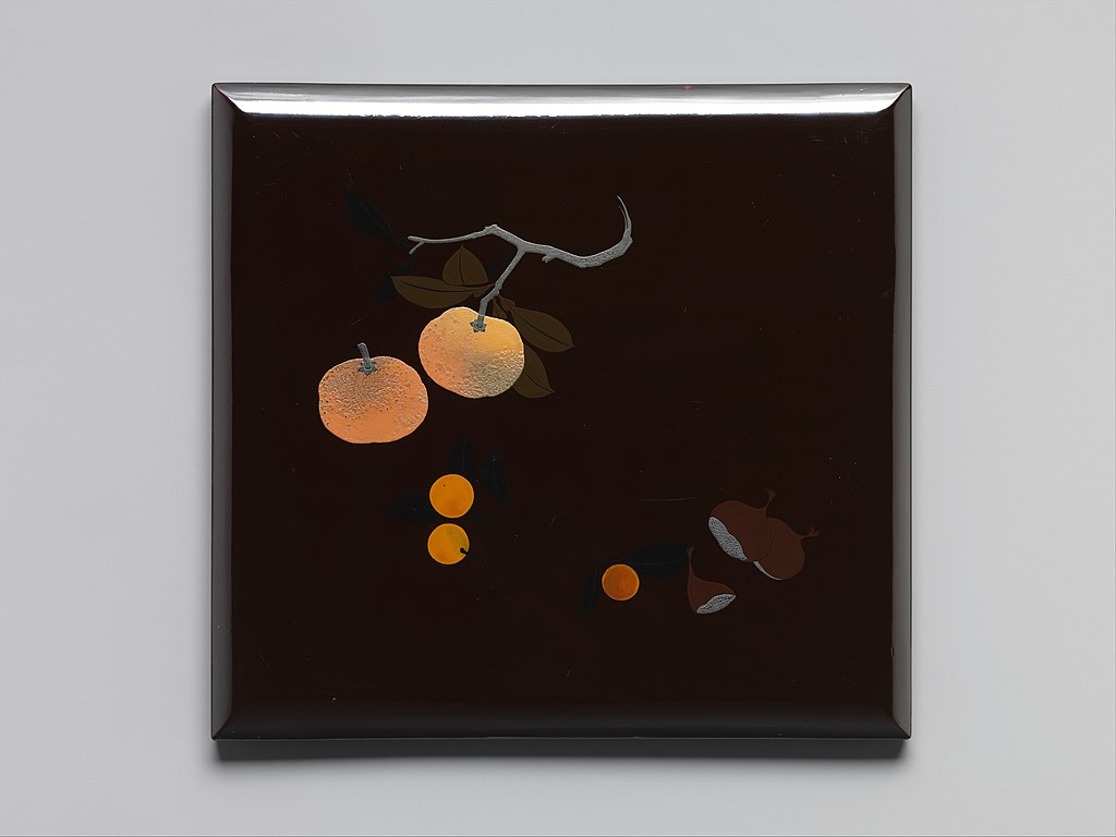 1024px-明治時代_柴田是真_果蔬蒔絵重箱-Tiered_Food_Box_with_Summer_and_Autumn_Fruits_MET_DP224378.jpg