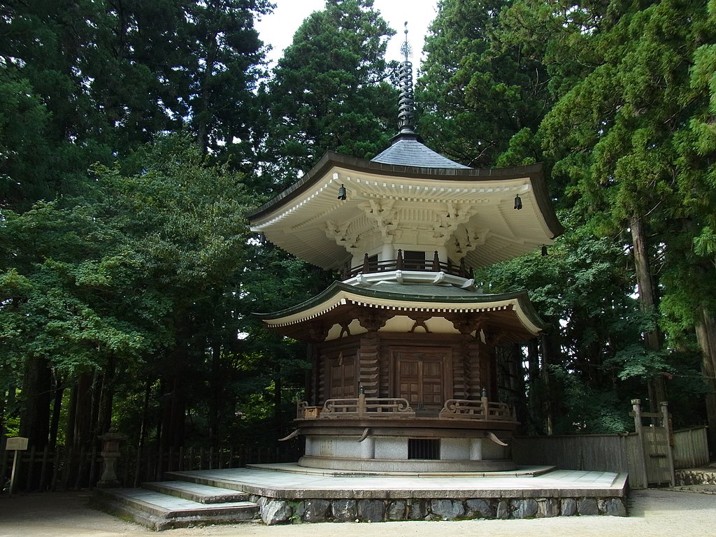 1024px-金剛峯寺・荒川経蔵_2011.8.27_-_panoramio.jpg