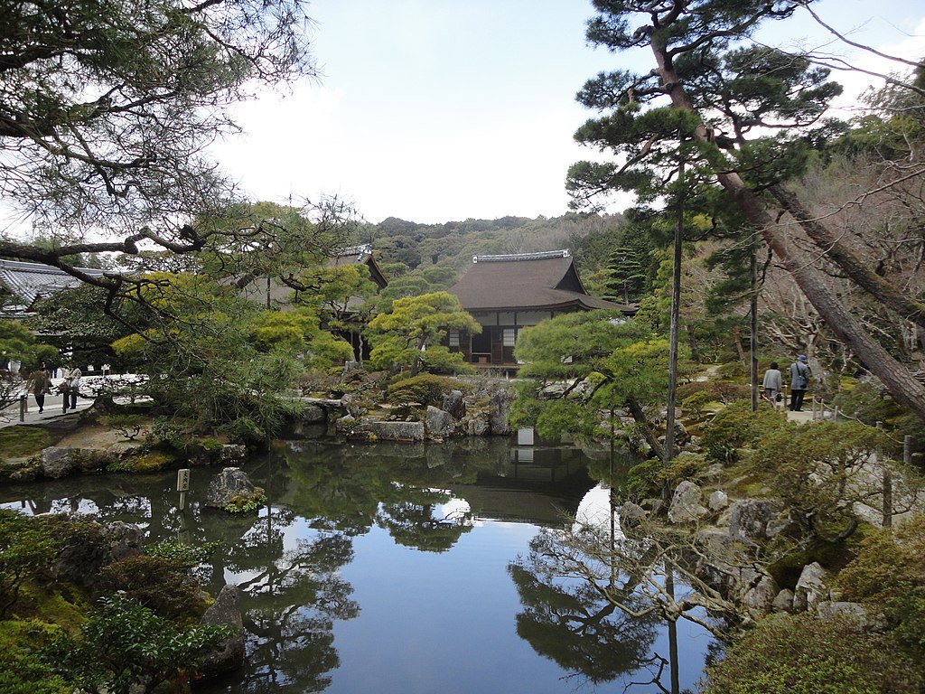 1024px-銀閣寺_-_panoramio_(8).jpg