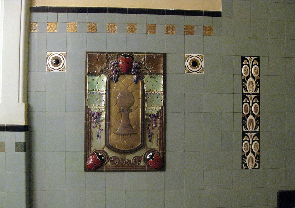1024px-128_Obecní_Dům_(Casa_Municipal),_decoració_ceràmica.jpg