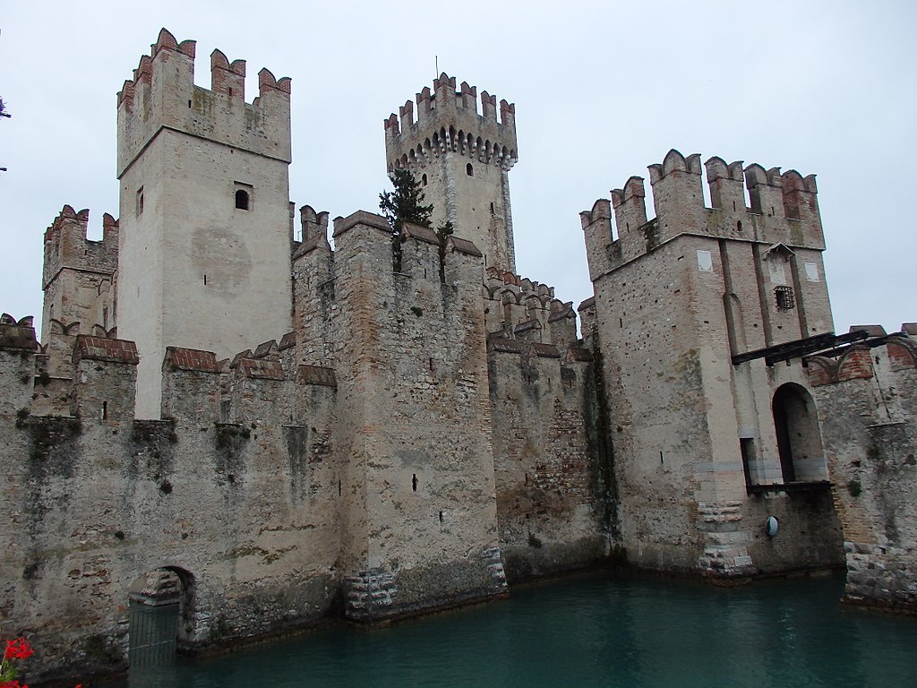 1024px-2015-05-22_Sirmione_14.jpg