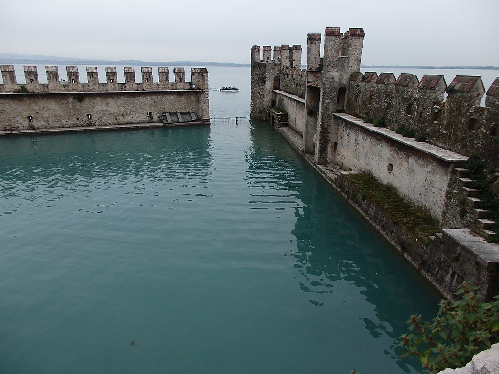 1024px-2015-05-22_Sirmione_15.jpg