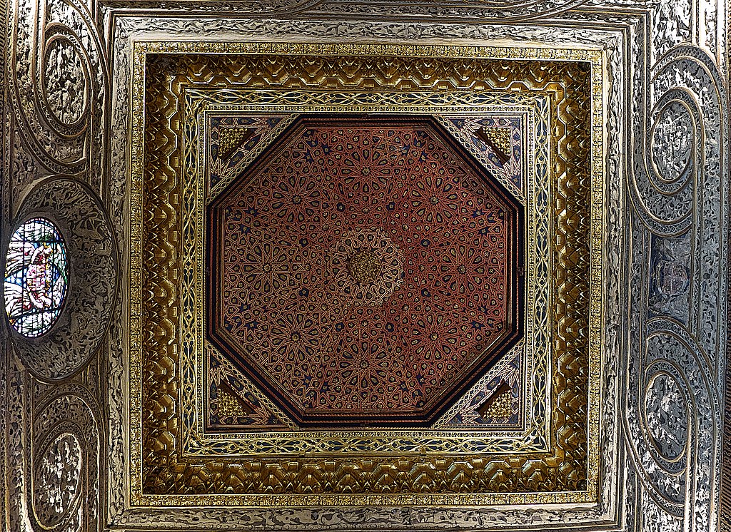 1024px-Artesonado_de_la_Sala_del_Solio,_Alcázar_de_Segovia.jpg