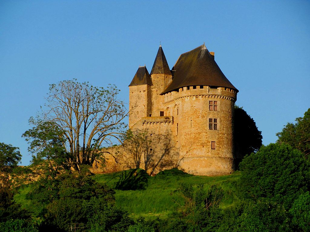 1024px-Ballon_chateau.JPG