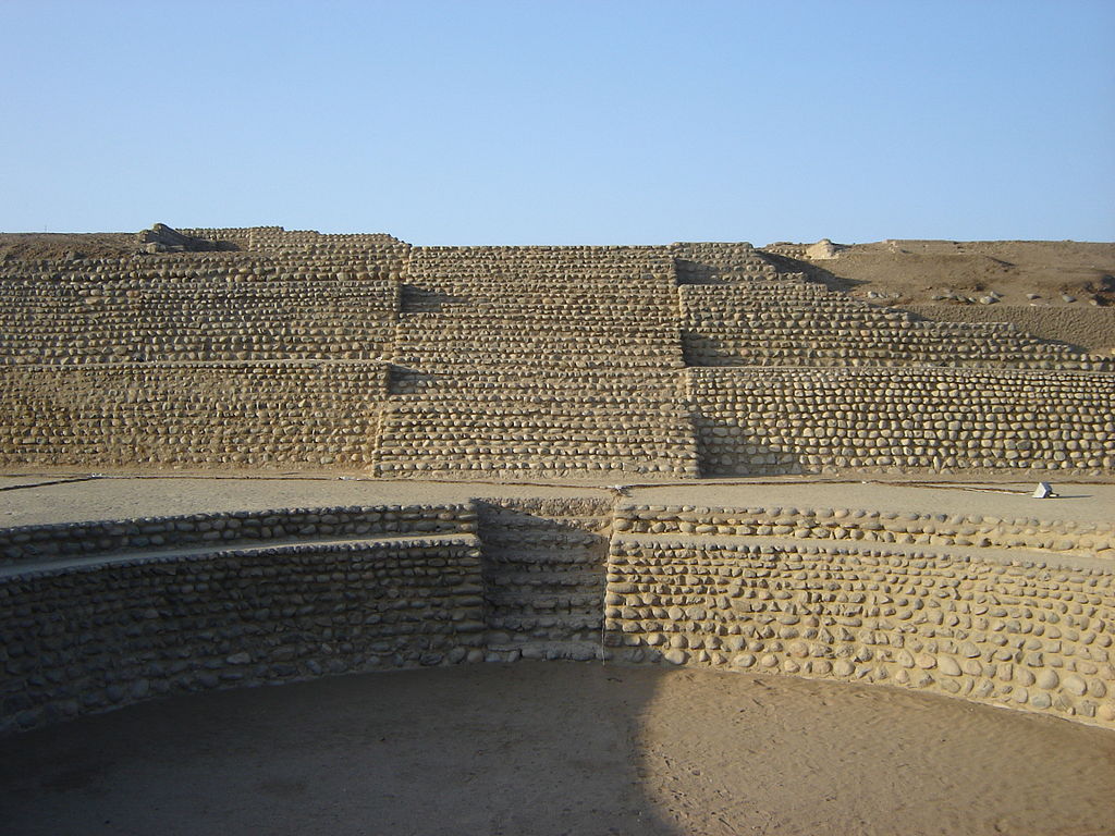 1024px-Bandurria_Templo_Tardío_plaza_circular.JPG