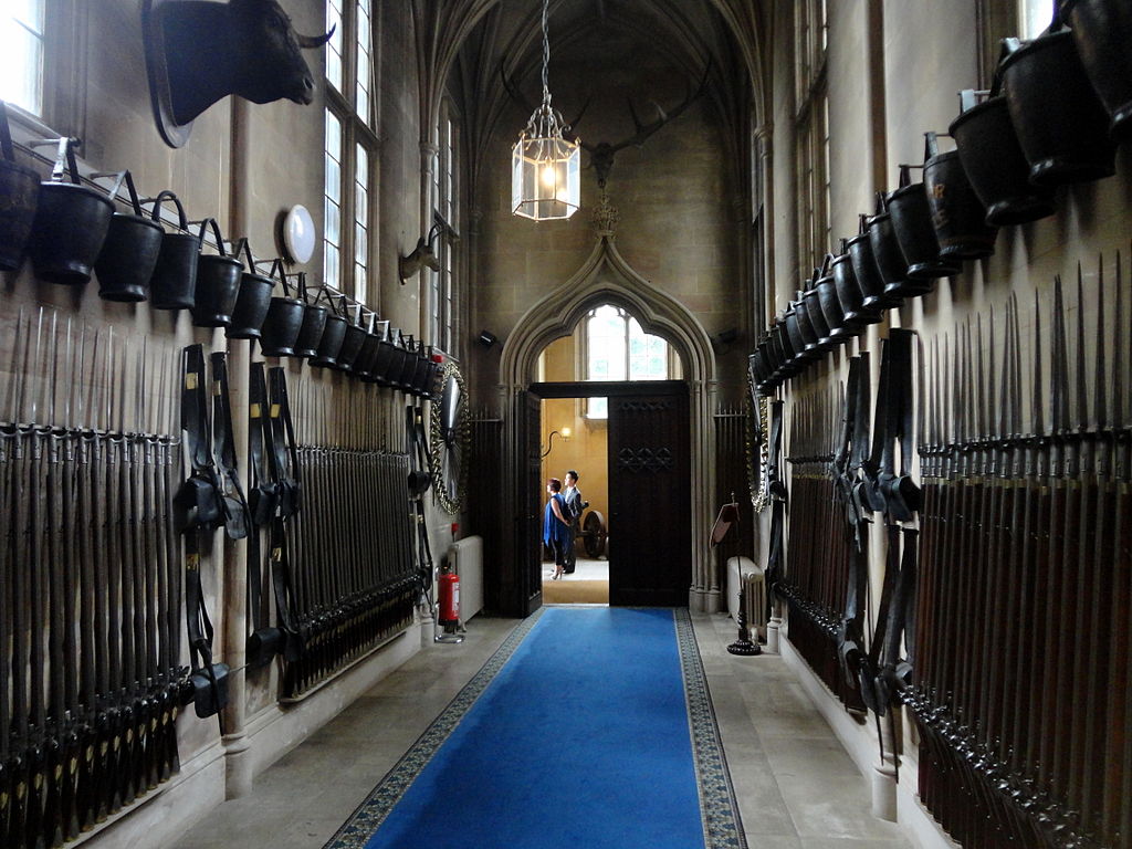 1024px-Belvoir_Castle_30_2012-07-06.jpg