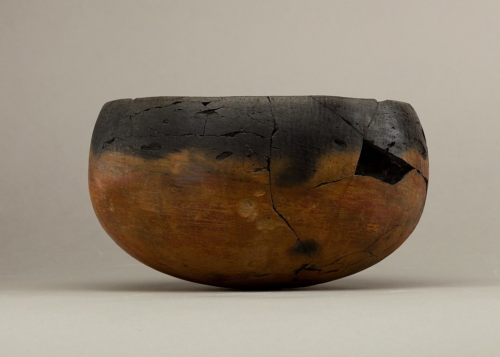 1024px-Bowl_MET_32.2.43_EGDP011318.jpg