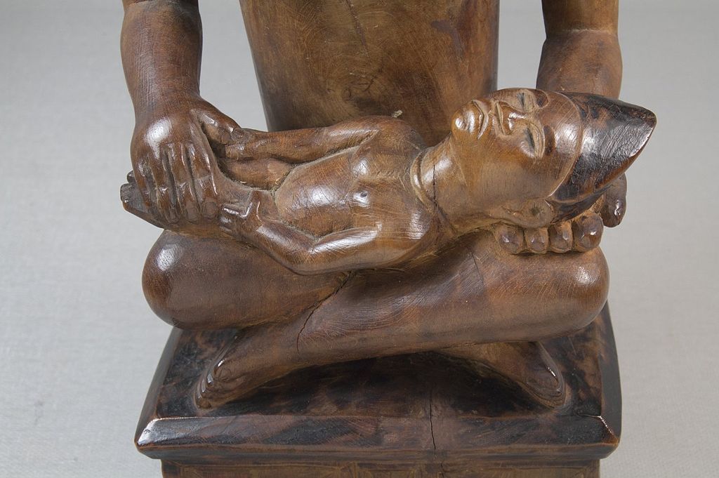 1024px-Brooklyn_Museum_22.1136_Figure_of_Mother_and_Child_Phemba_(6).jpg