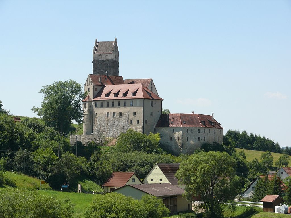 1024px-Burg_Katzenstein_140707.jpg