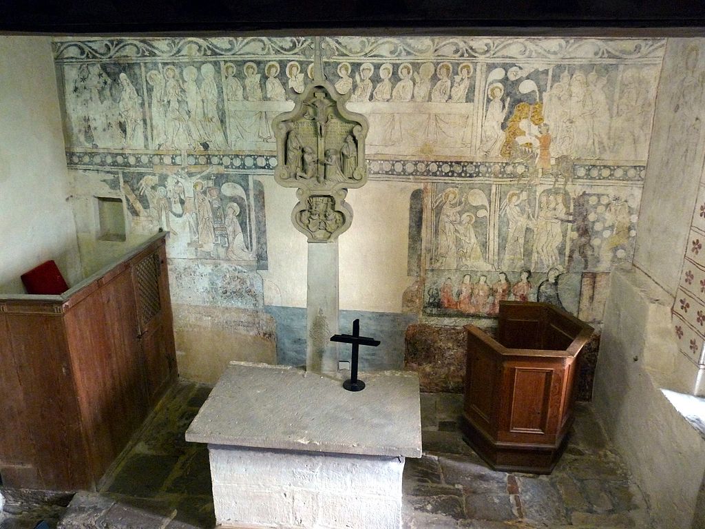 1024px-Burg_Lichtenberg_-_Burgkapelle_01.jpg
