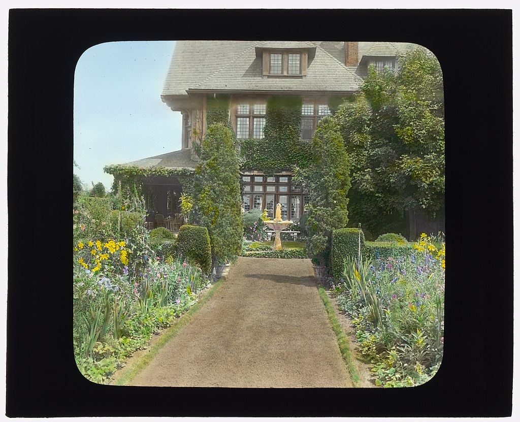 1024px-Dr._Peter_Brown_Wyckoff_house,_Gin_Lane,_Southampton,_New_York._.jpg