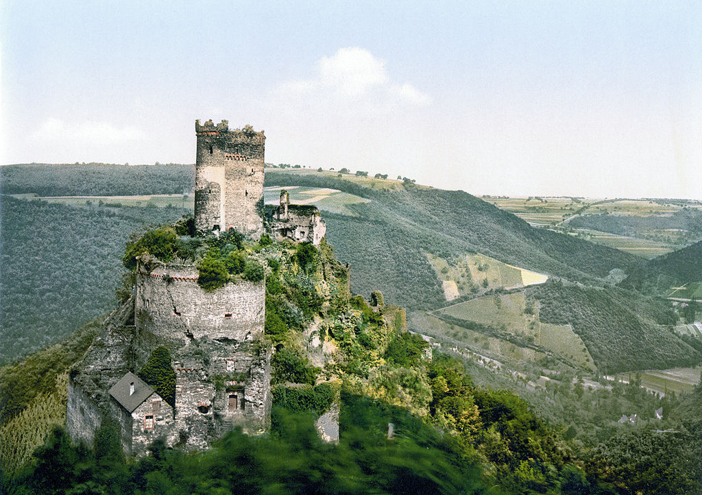 1024px-Ehrenburg1900.jpg