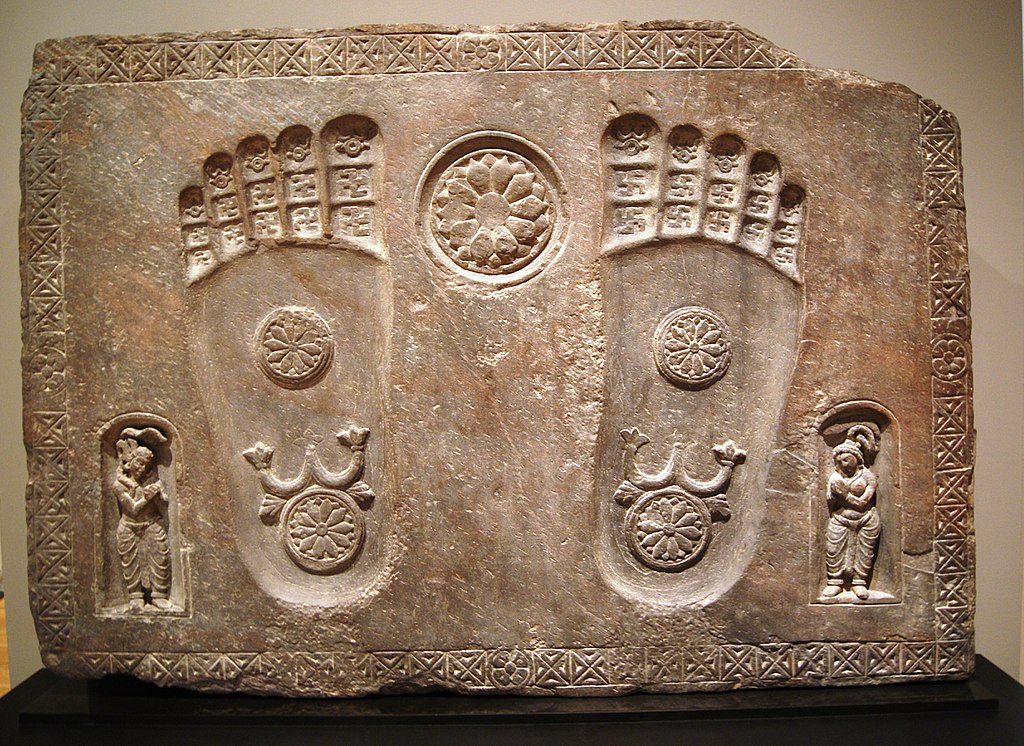 1024px-Footprints_of_the_Buddha_(2nd_century,_.jpg