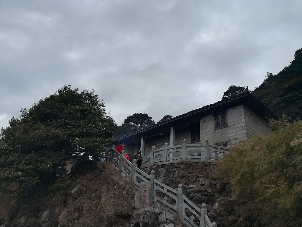1024px-Gaotai_Temple_(Mount_Heng),_2018030103.jpg