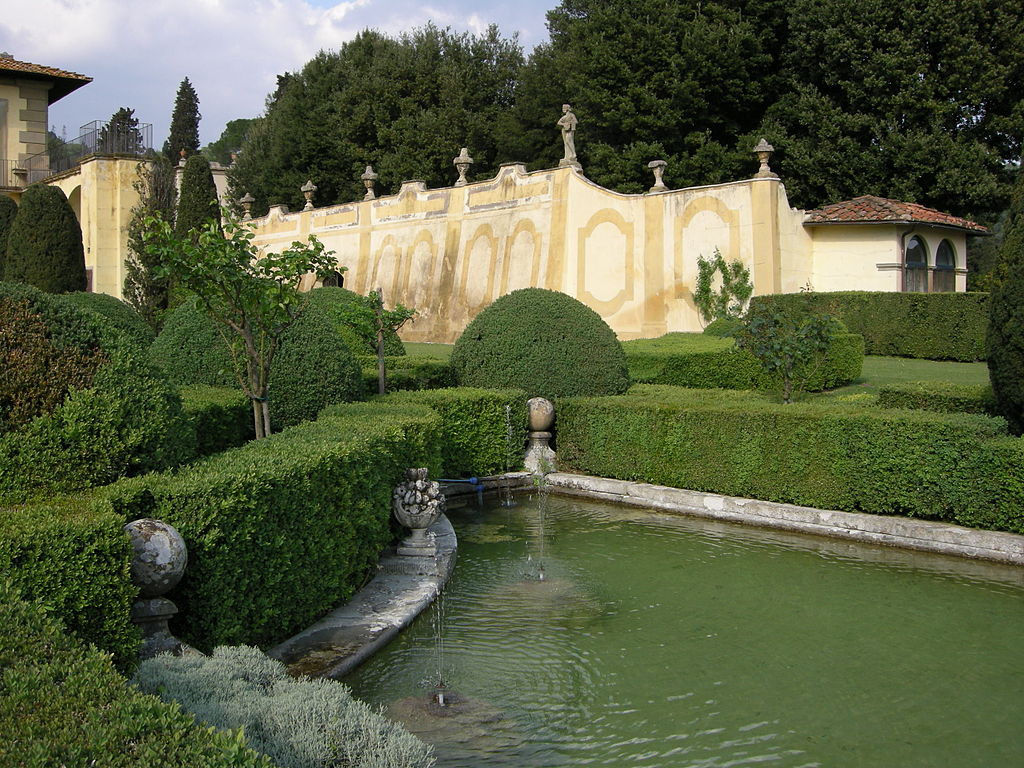 1024px-Giardino_di_villa_gamberaia,_parterre_d'acqua_08.jpg