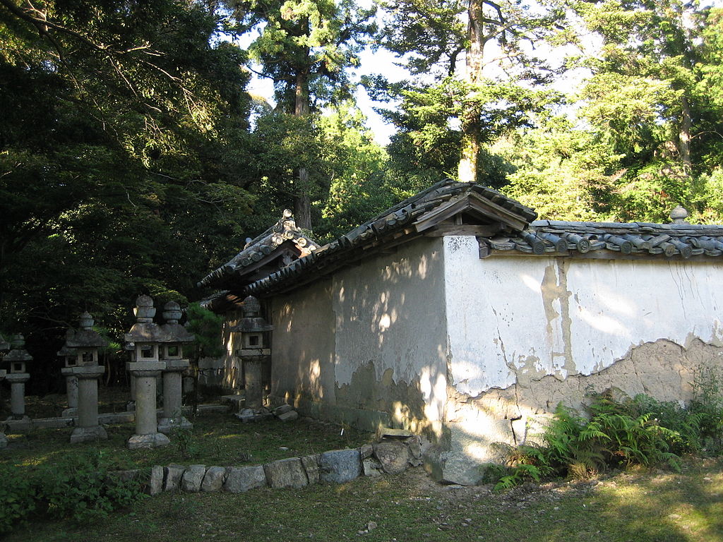 1024px-Grave_of_Matudaira_Naomoto_19.jpg