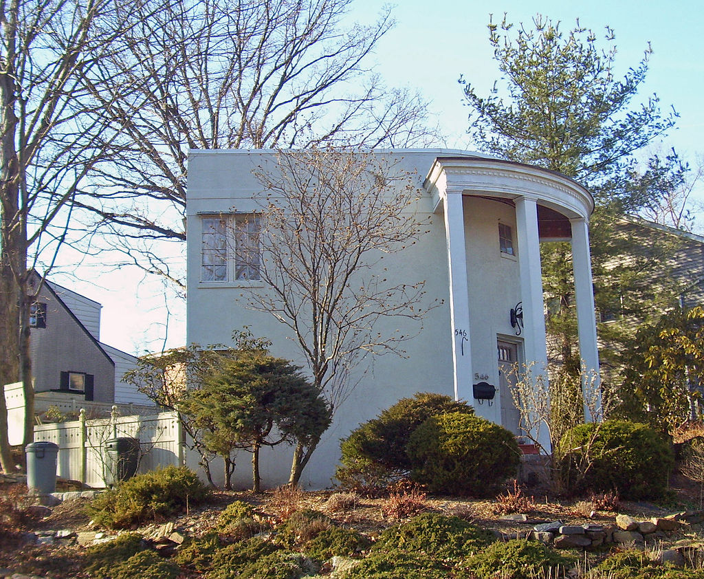 1024px-Hastings_Prototype_House,_Hastings-on-Hudson,_NY.jpg