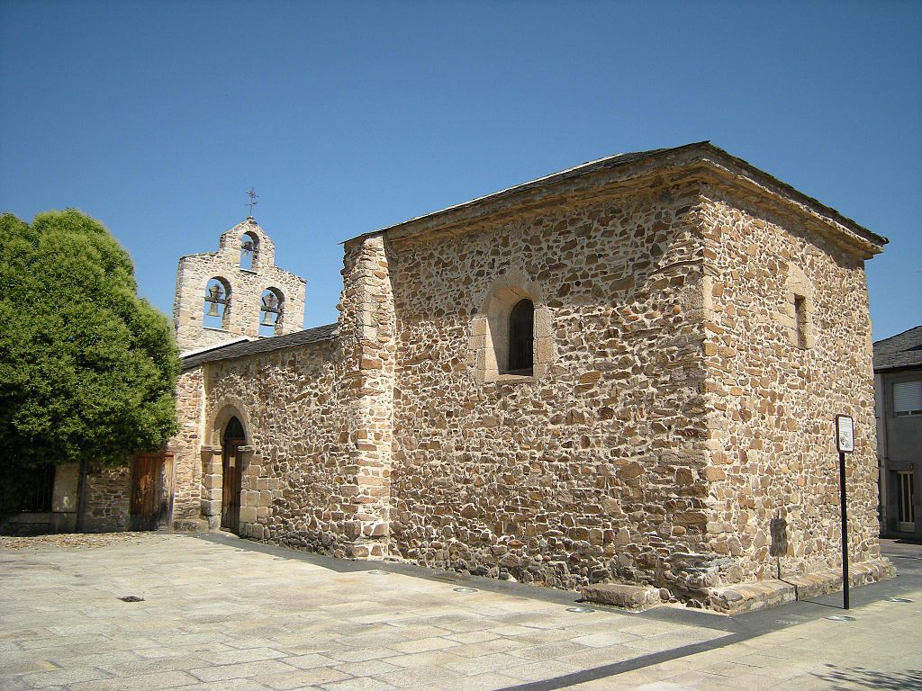 1024px-Iglesia_de_Santo_Tomás_de_las_Ollas_(2650165541).jpg