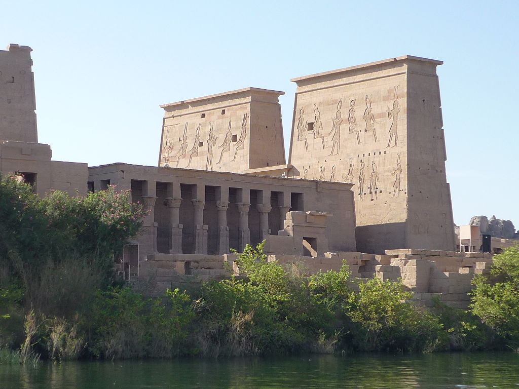 1024px-Isis_temple_Philae2.JPG