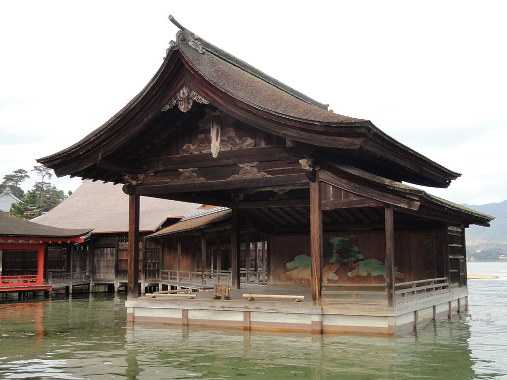 1024px-Itsukushima_Shinto_Shrine_-_DSC01939.JPG