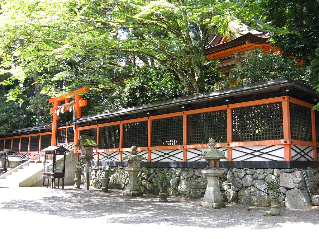 1024px-Koyasan-danjyogaran-miyashiro2.jpg