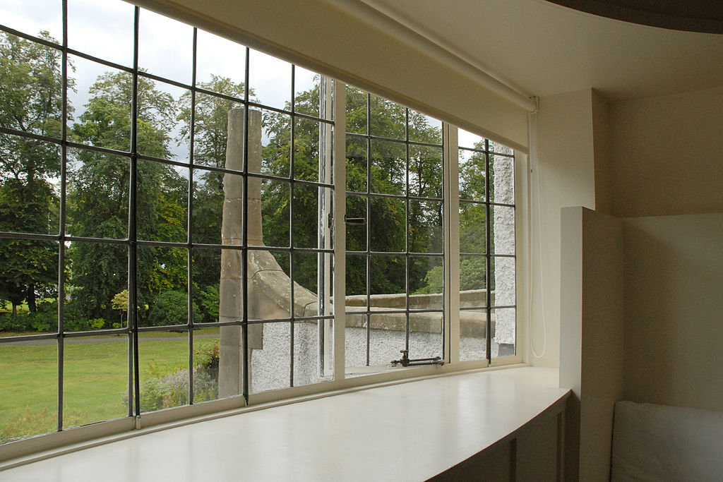 1024px-La__du_salon_ovale_(House_for_an_art_lover,_Glasgow)_(3810717985).jpg
