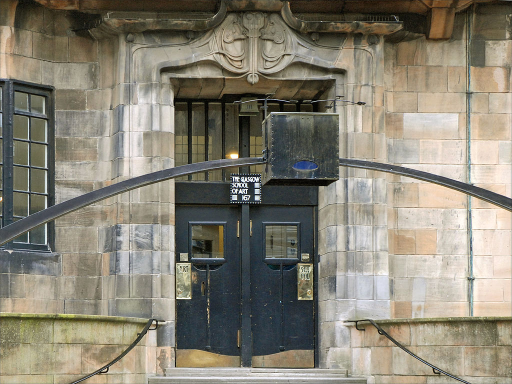 1024px-Lentre_de_la_-Glasgow_School_of_Art-_(3802873999).jpg