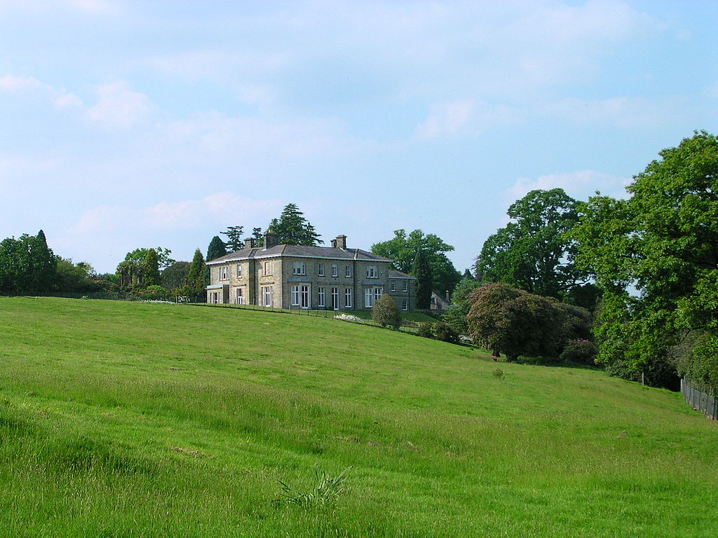 1024px-Leonardslee_026.JPG