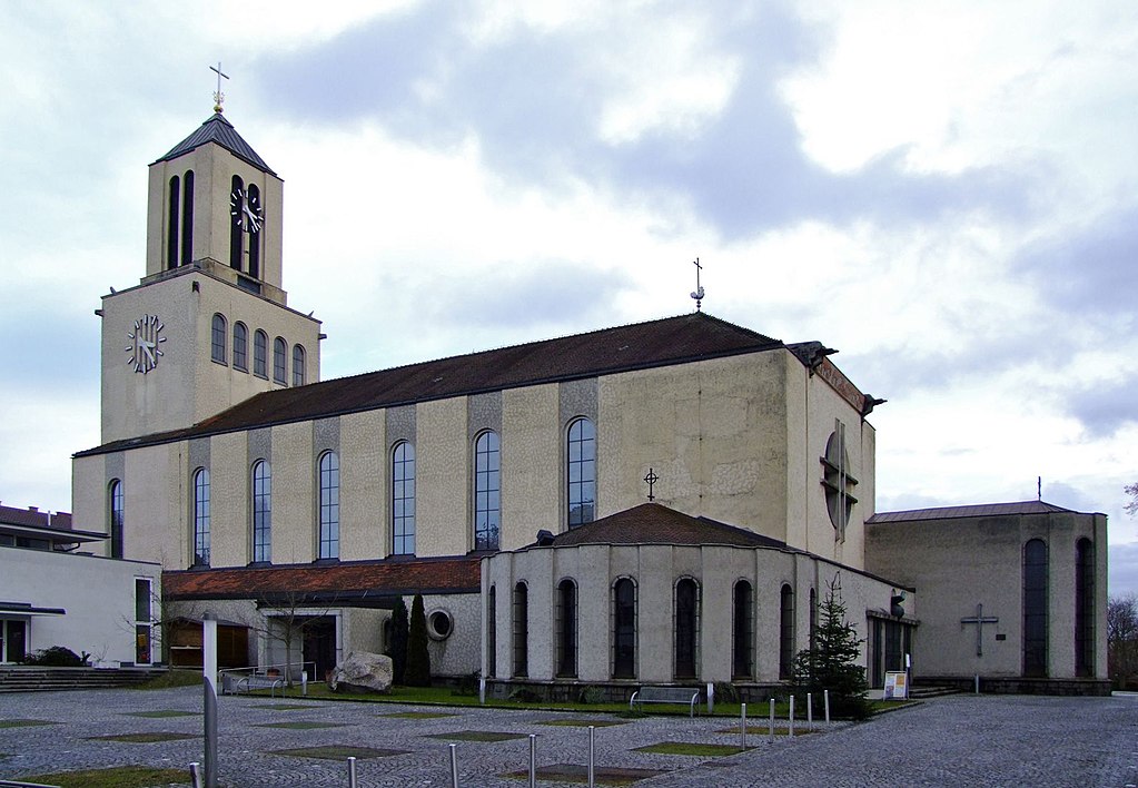 1024px-Linz_Christkönigkirche-7.jpg
