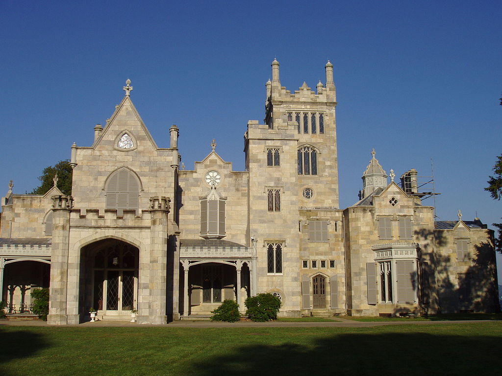 1024px-Lyndhurst_Tarrytown_NY_-_front_facade.jpg